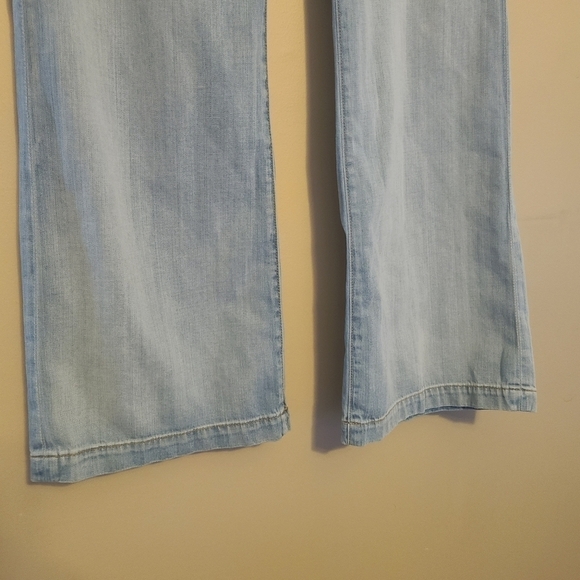 J. Brand | Women's Light Wash High Rise Wide Leg Malik Jeans (Size 32) - Picture 9 of 15